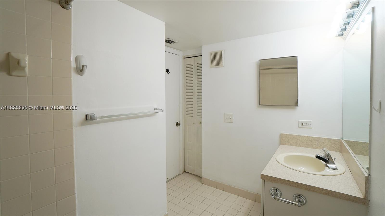 8100 Geneva Ct #343, Doral, Florida image 13