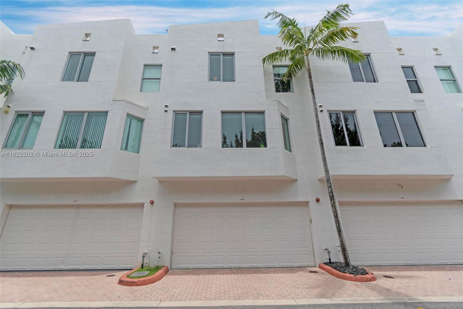 2138 Van Buren St #605, Hollywood, Florida image 3