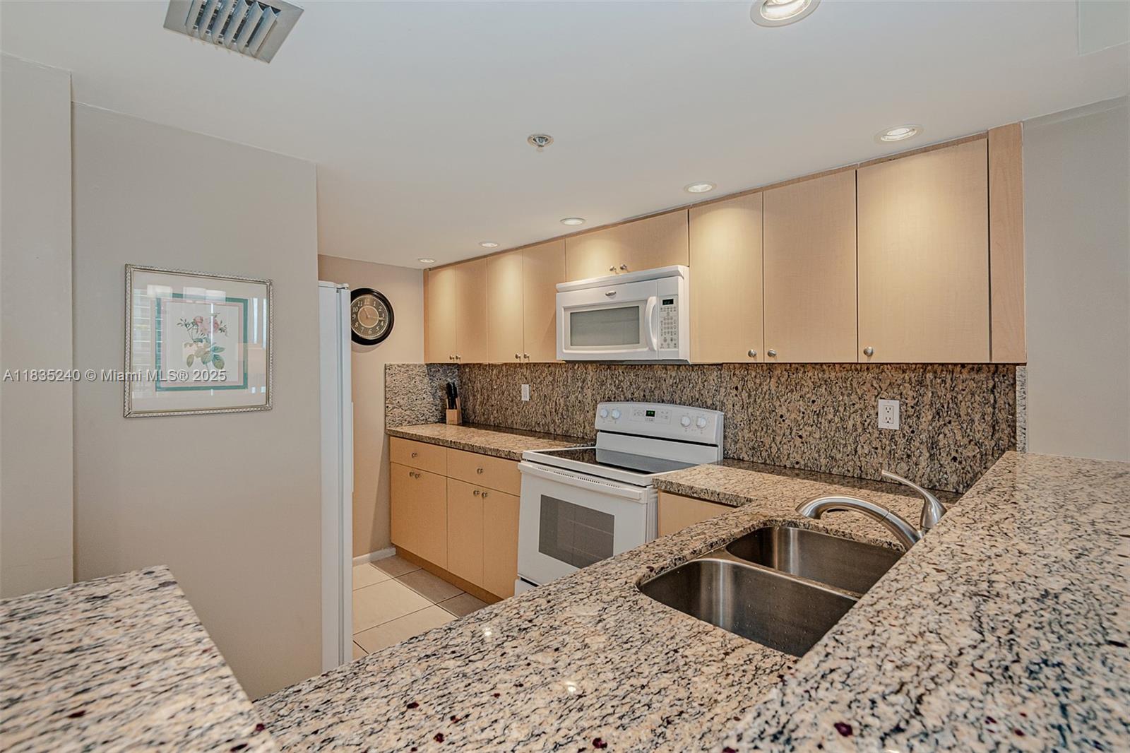 Property photo # 9