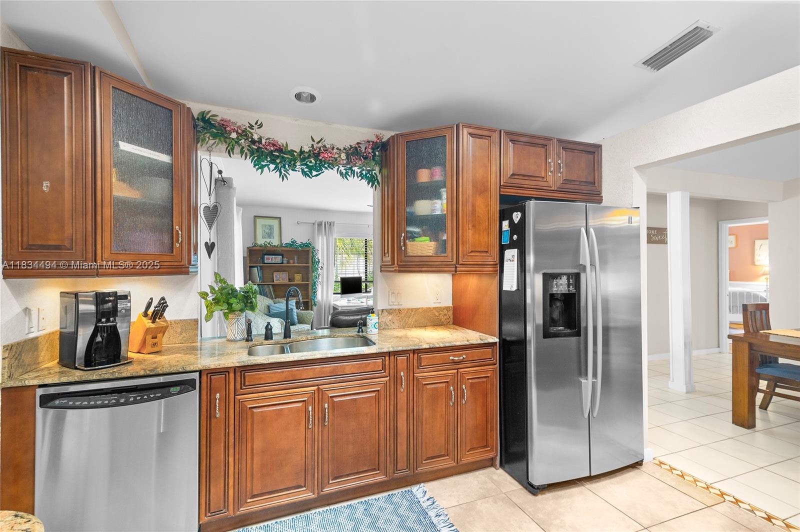 5001 SW 11th Circle, Margate, Florida image 13
