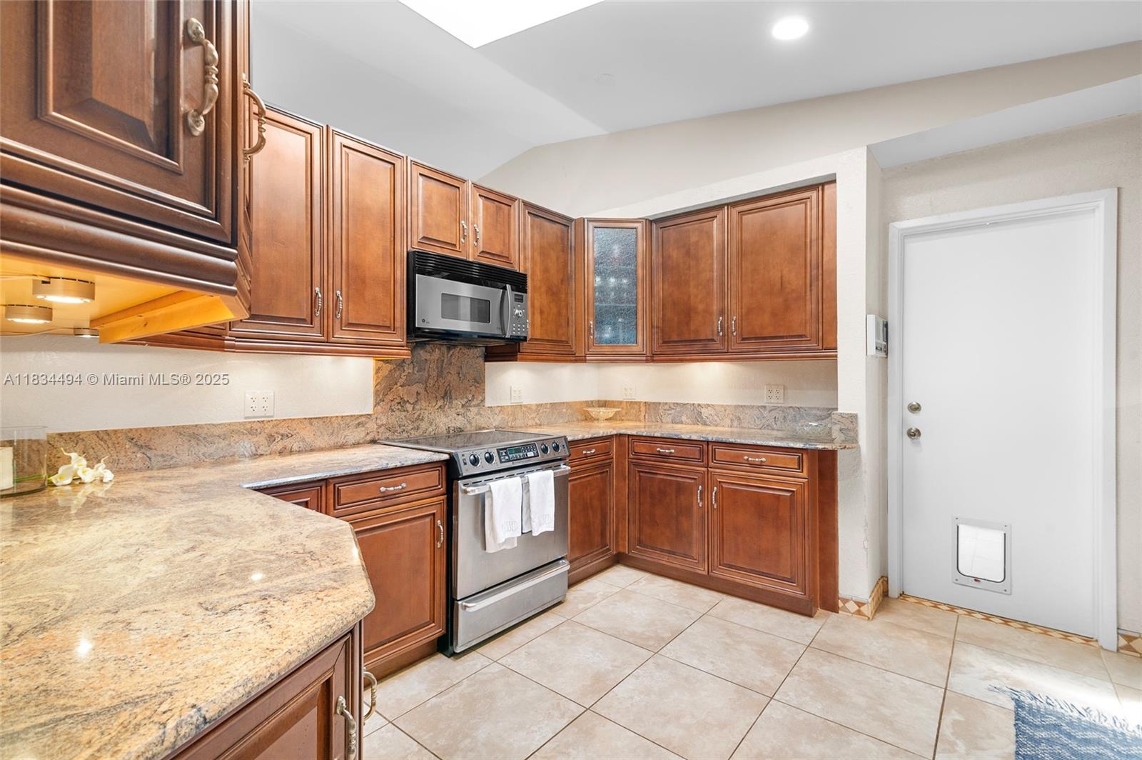 5001 SW 11th Circle, Margate, Florida image 14