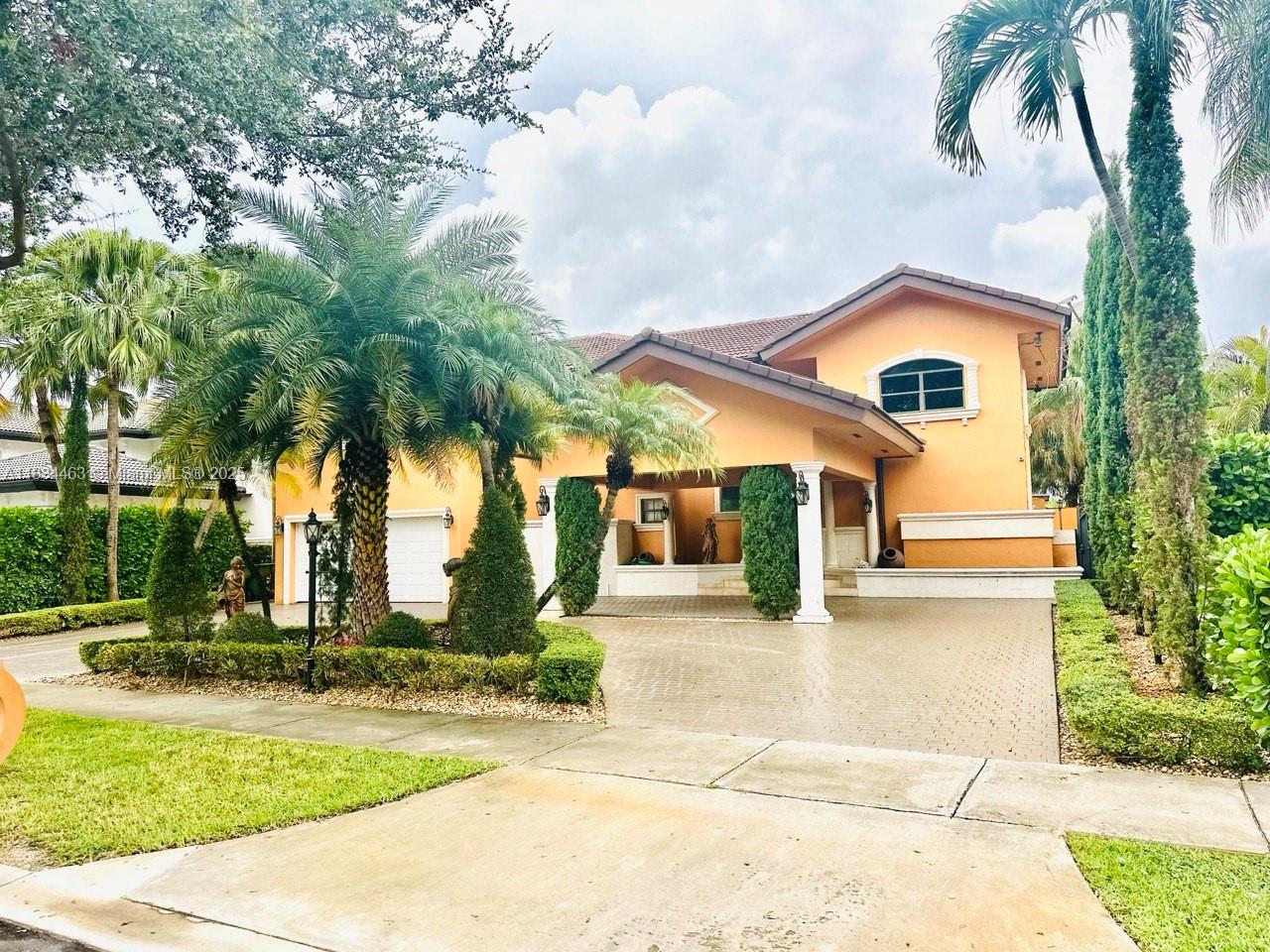 8565 NW 168th Ter, Miami Lakes, Florida image 2