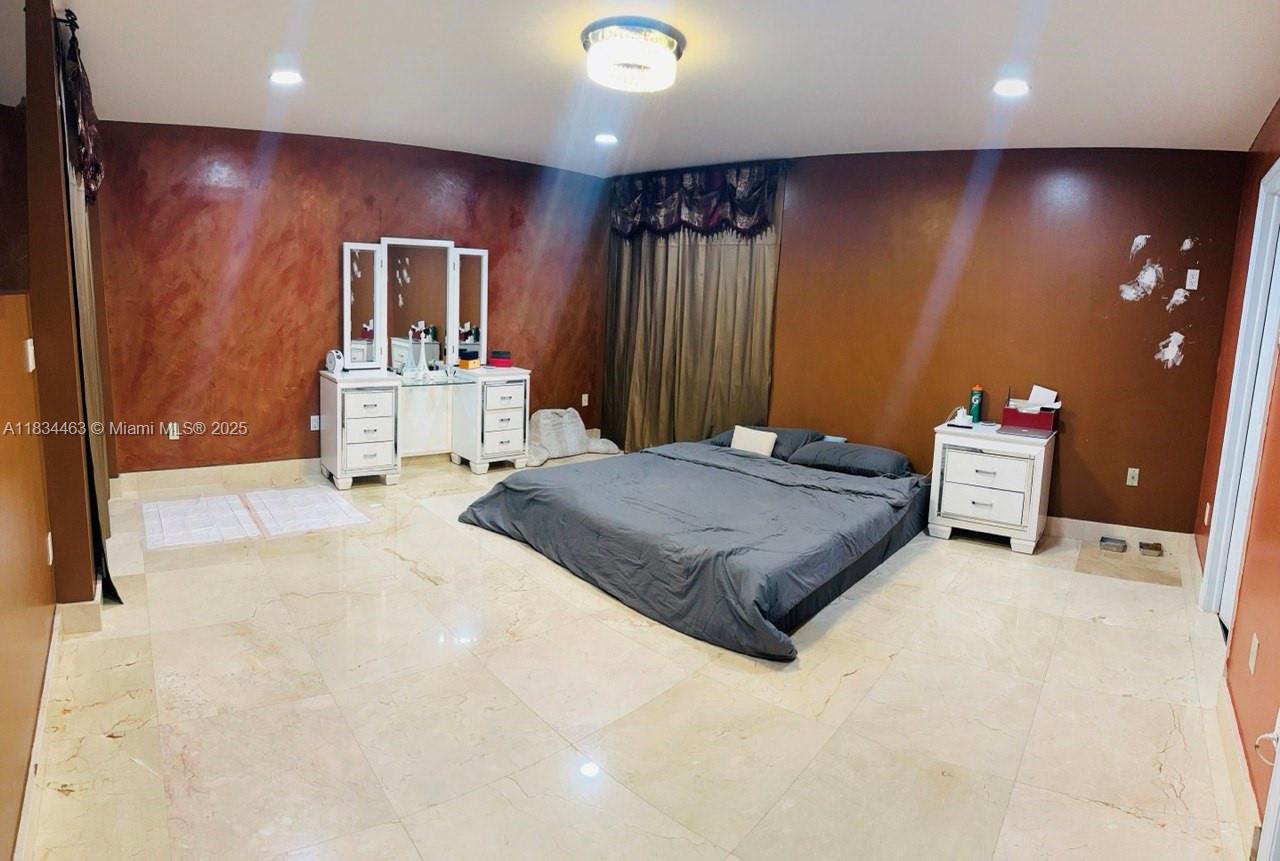 8565 NW 168th Ter, Miami Lakes, Florida image 23