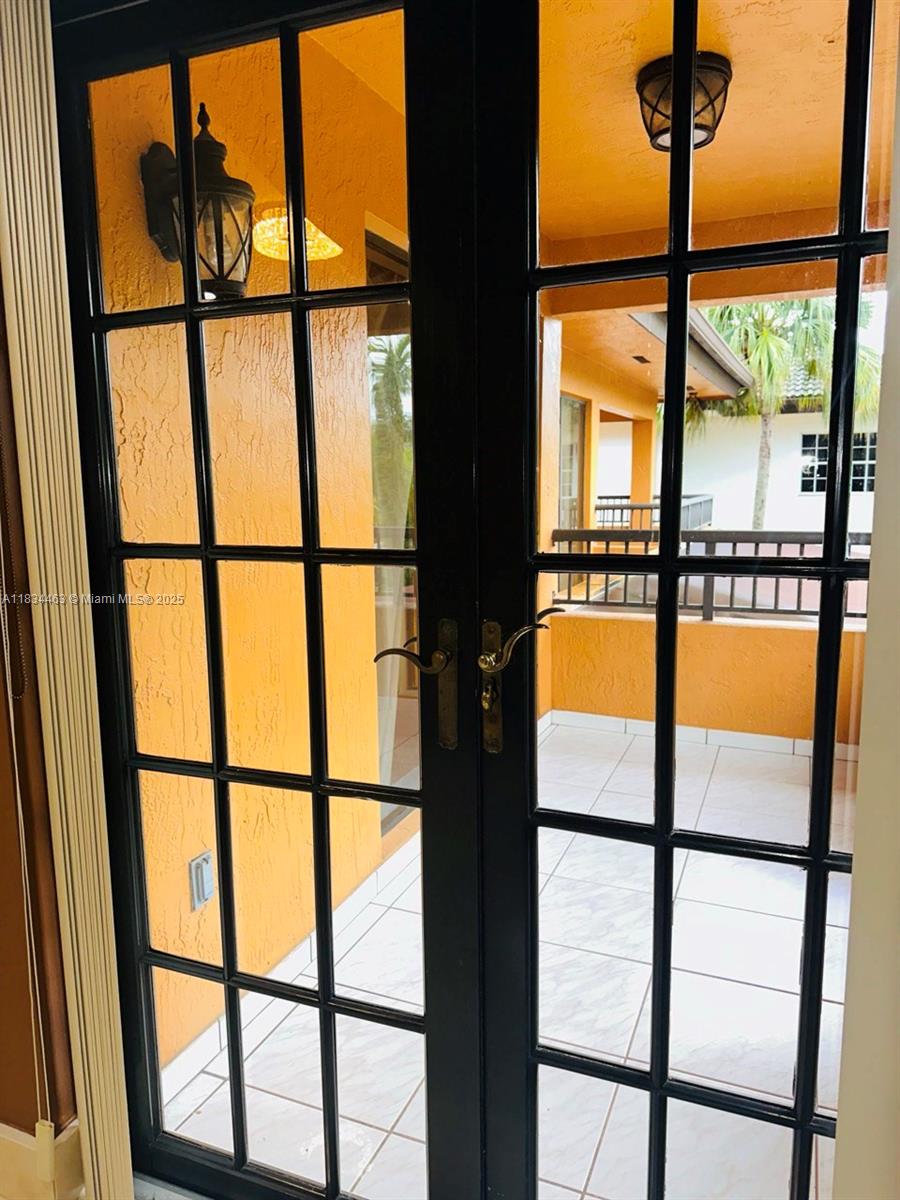 8565 NW 168th Ter, Miami Lakes, Florida image 25