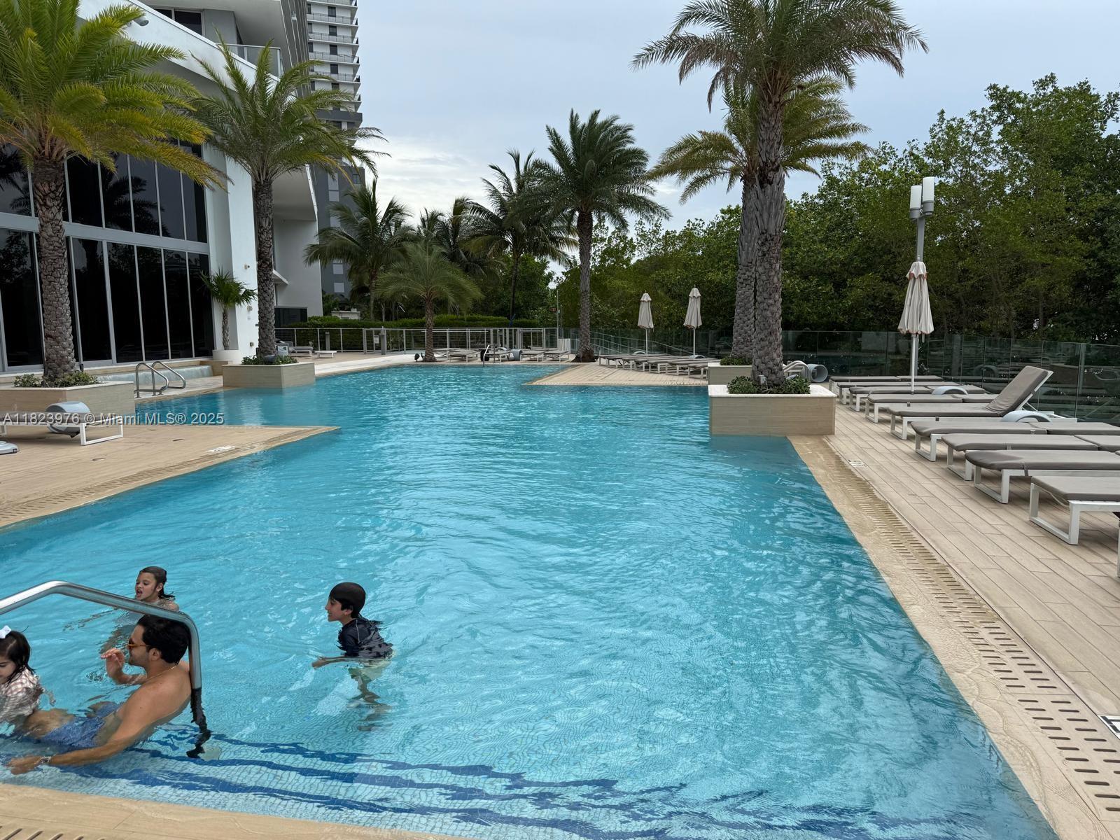 16385 Biscayne Blvd #301, North Miami Beach, Florida image 34