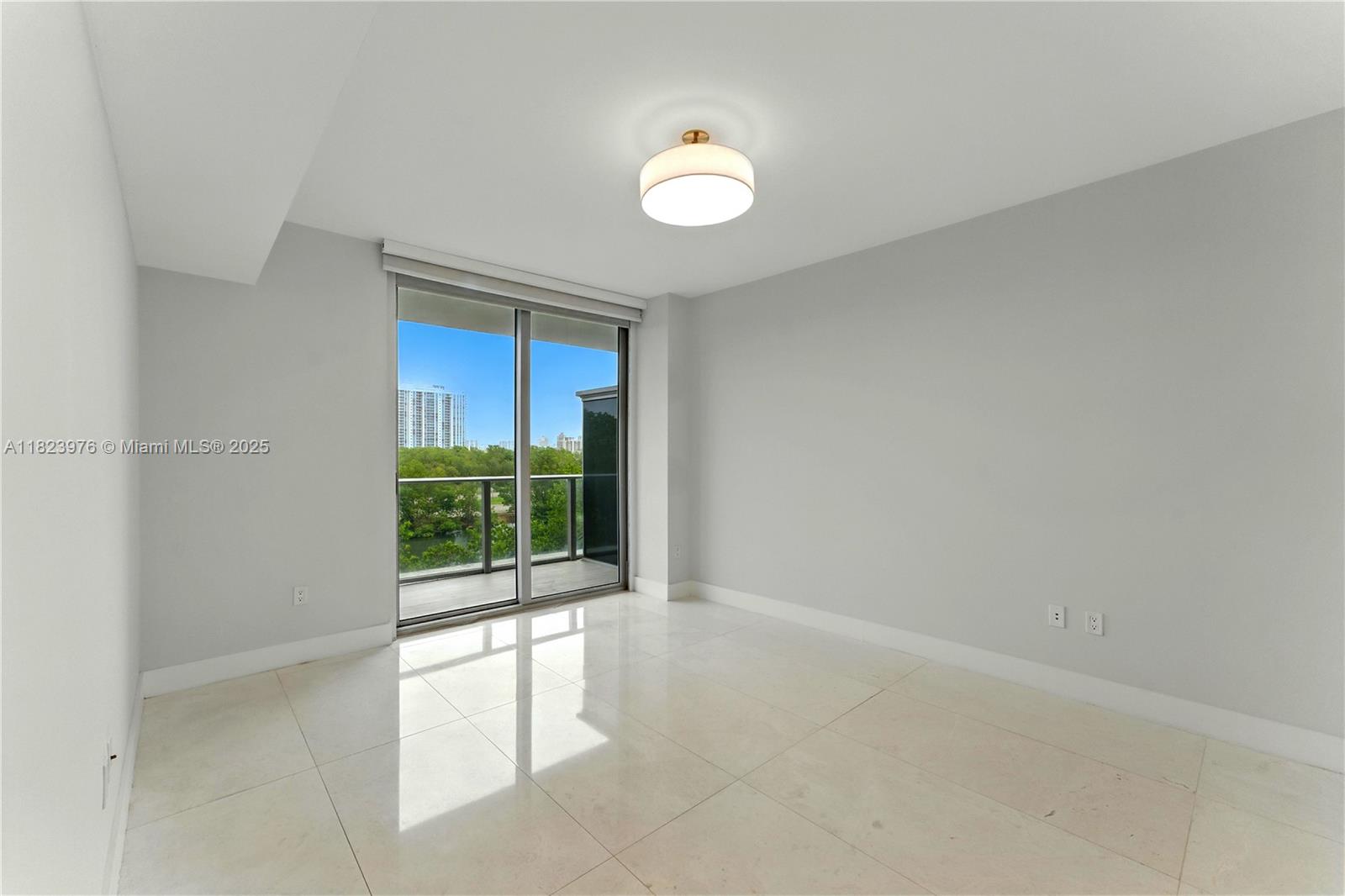 16385 Biscayne Blvd #301, North Miami Beach, Florida image 6