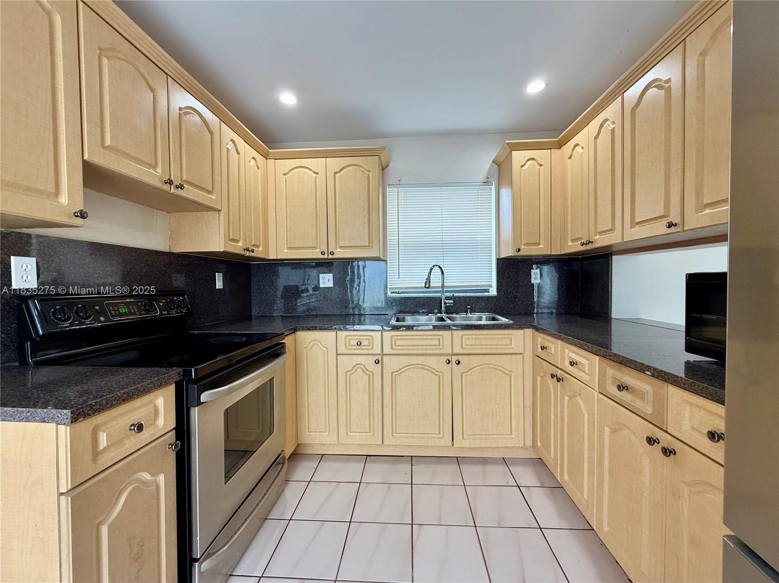 Property photo # 9