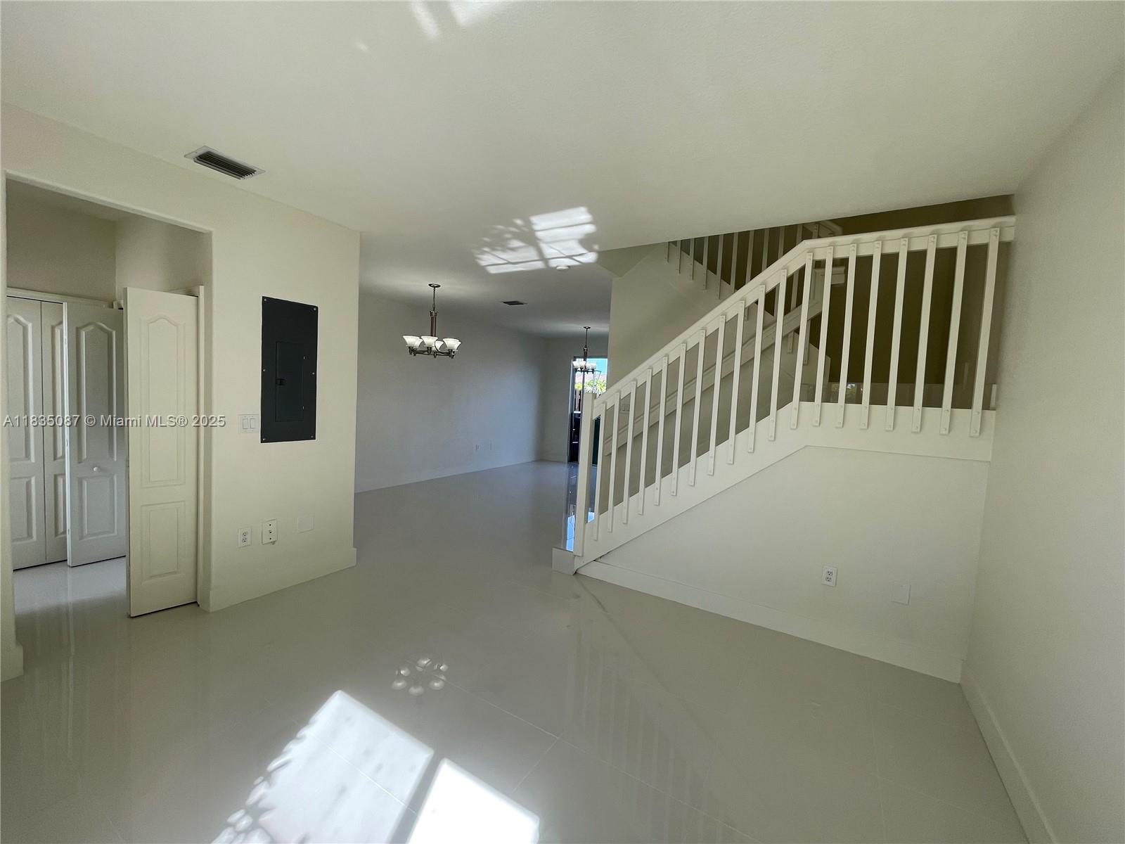 7317 NW 174th Ter #102, Hialeah, Florida image 4
