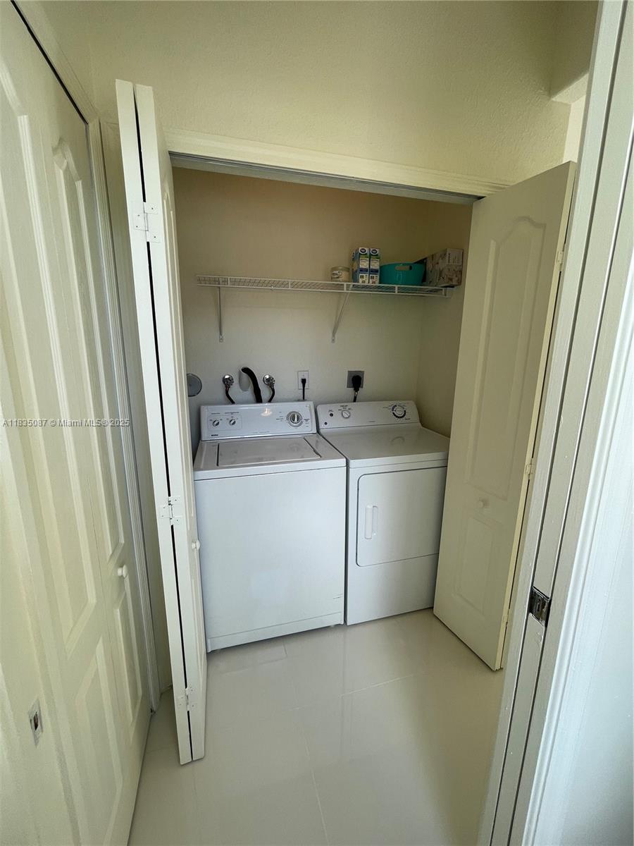 7317 NW 174th Ter #102, Hialeah, Florida image 5