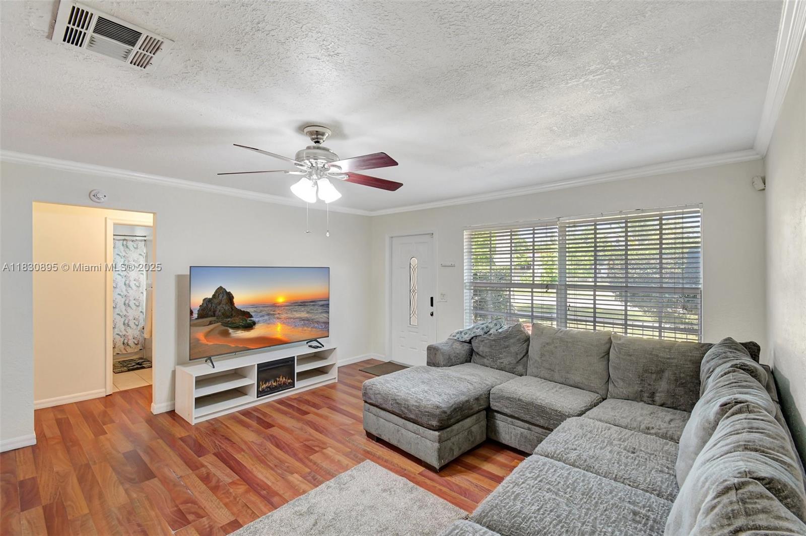 880 SW 64th Ter, North Lauderdale, Florida image 4