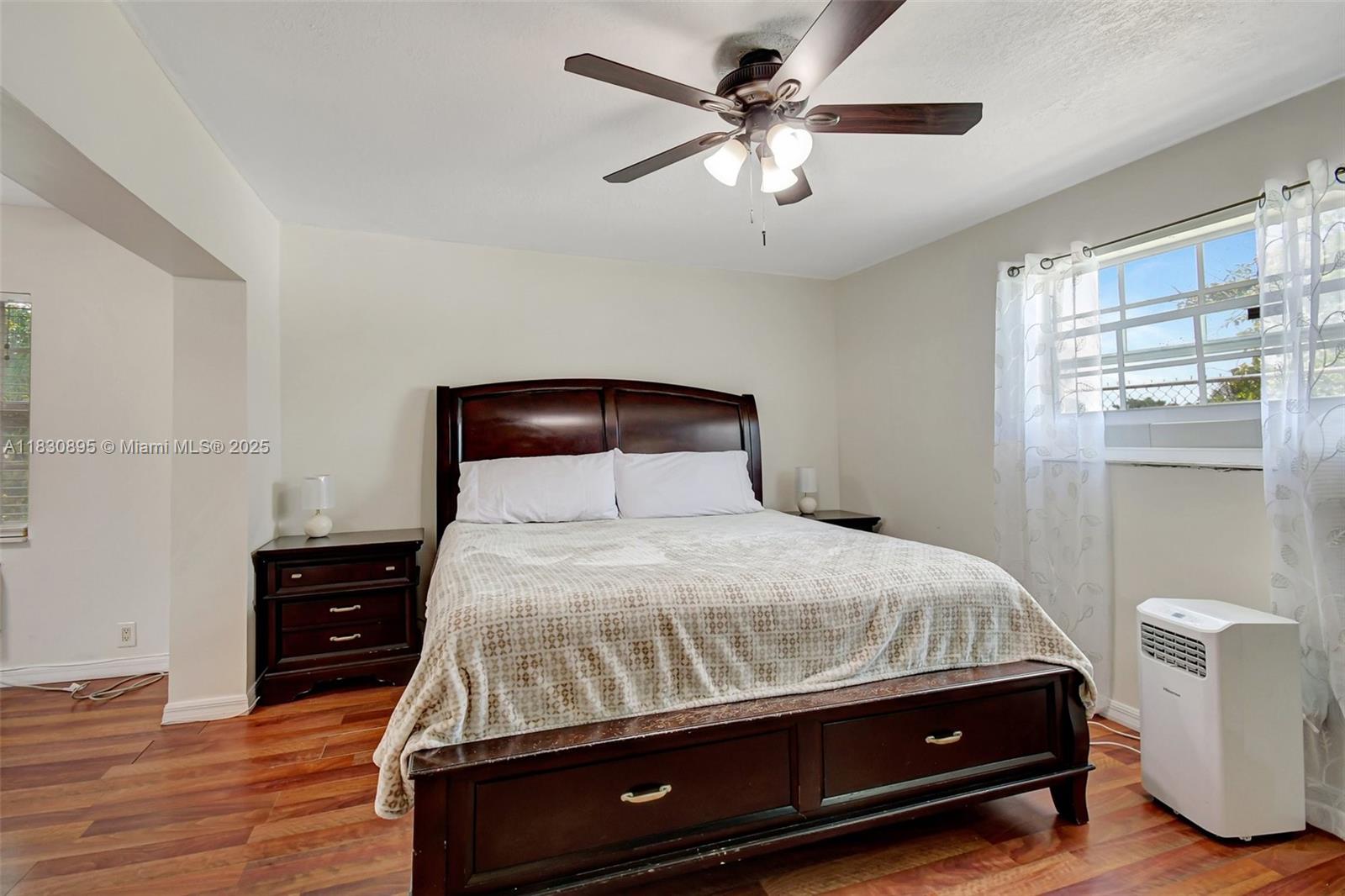 880 SW 64th Ter, North Lauderdale, Florida image 9
