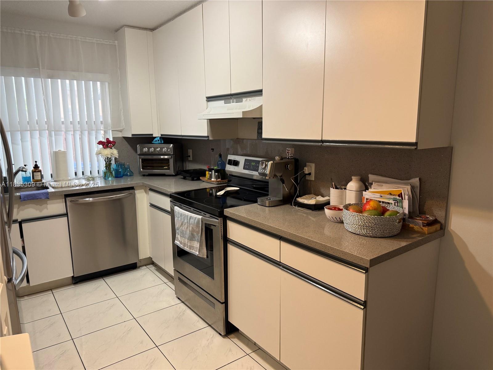17048 NW 66th Ct, Miami Lakes, Florida image 9