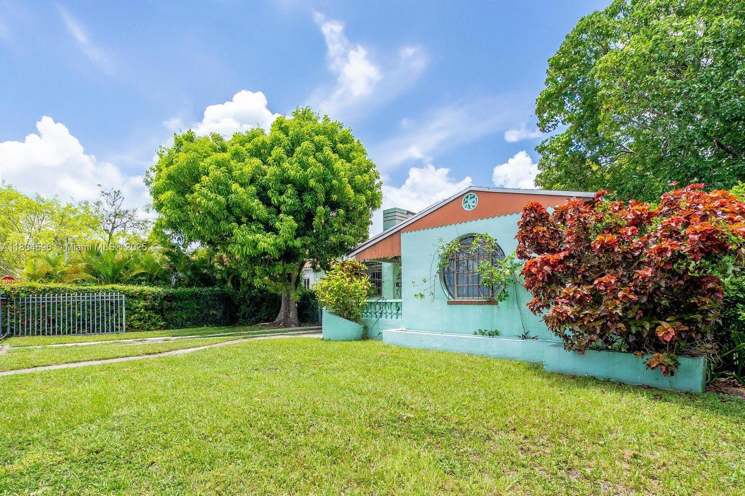 2025 SW 19th St, Miami, Florida image 1
