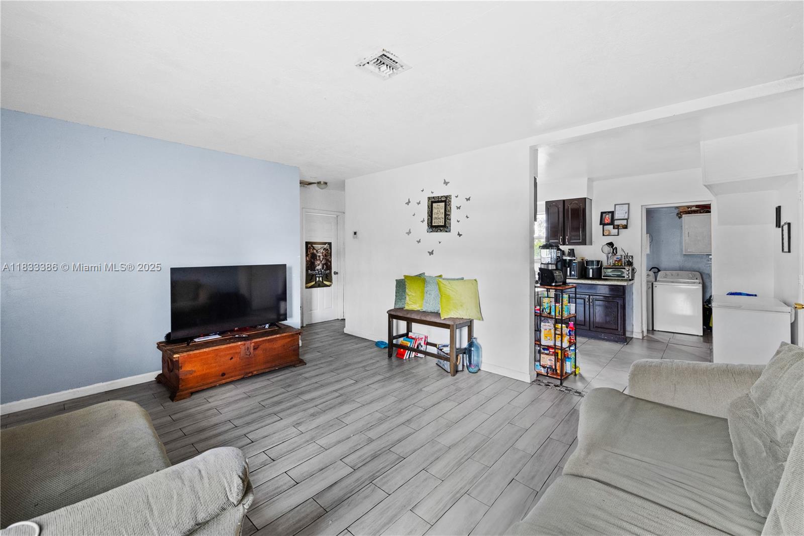 1200 NW 11th Ct, Fort Lauderdale, Florida image 3