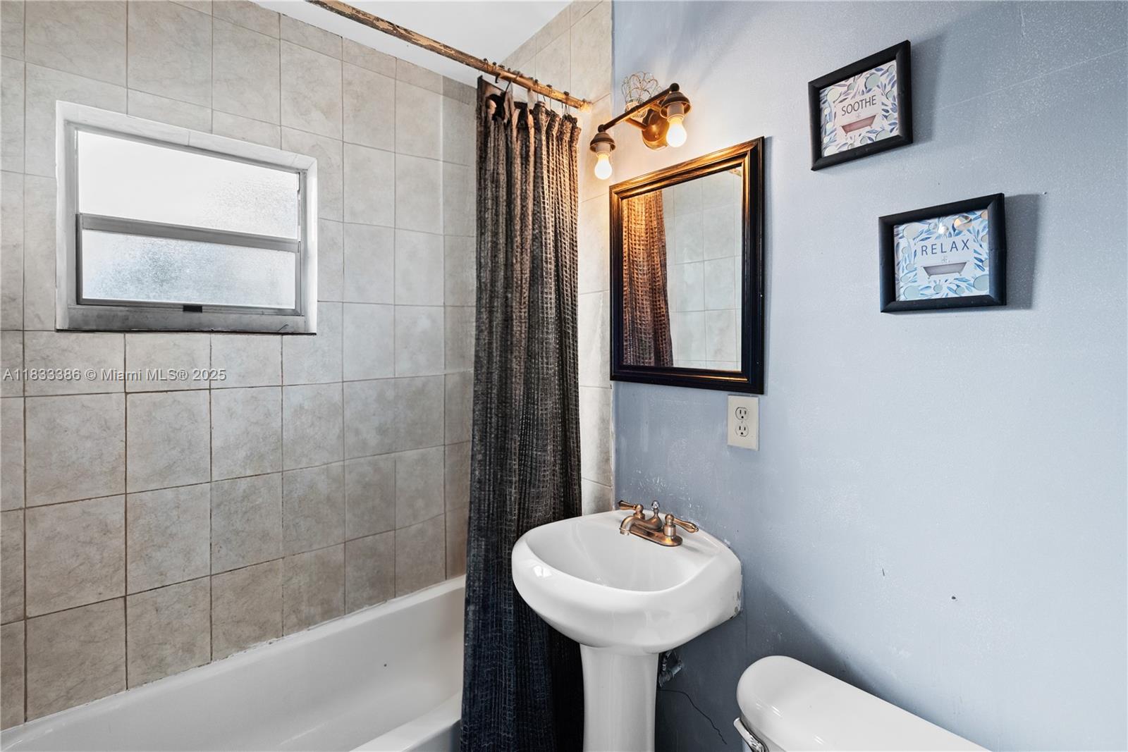1200 NW 11th Ct, Fort Lauderdale, Florida image 9