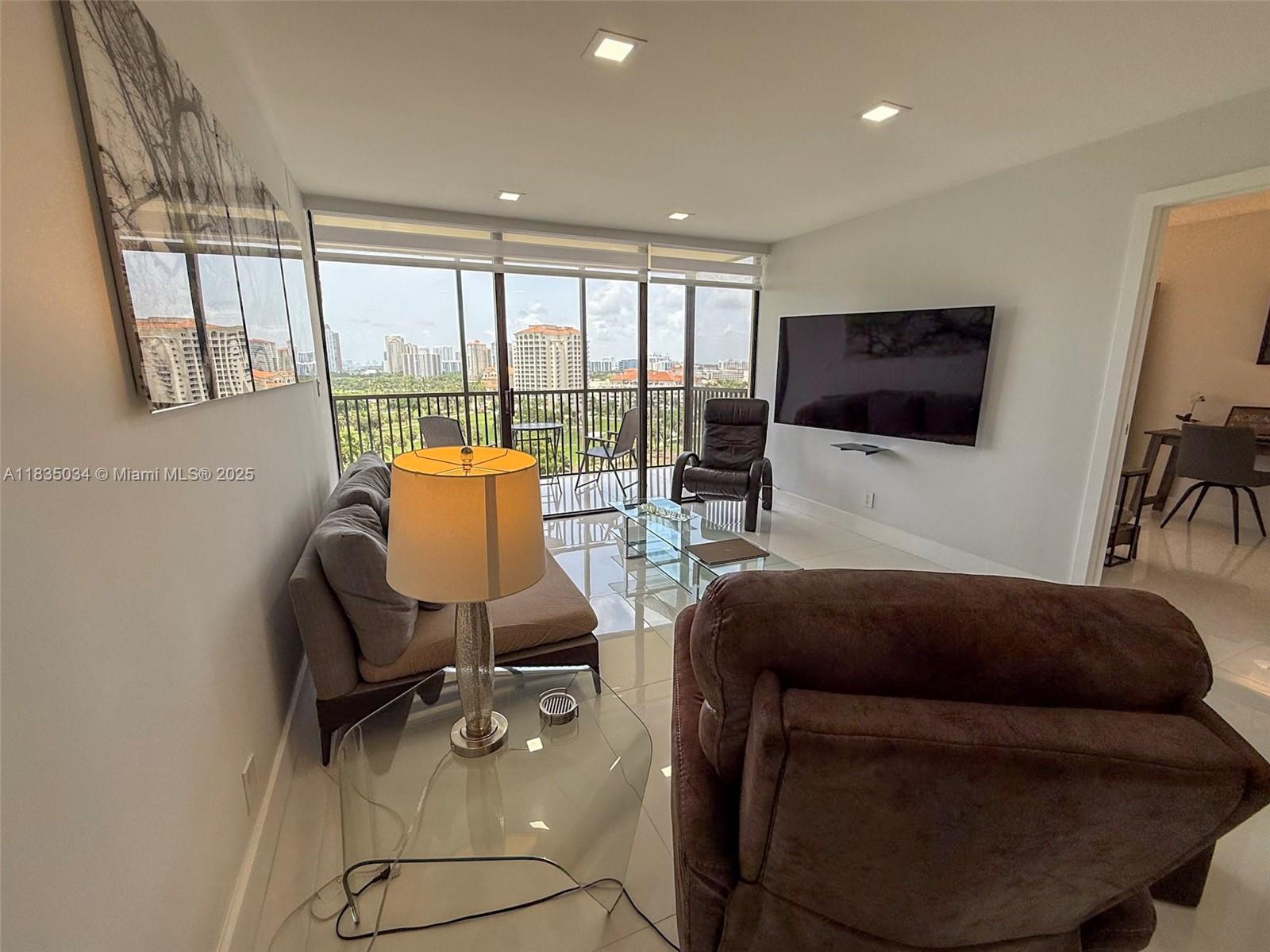 20379 W Country Club Dr #1434, Aventura, Florida image 3