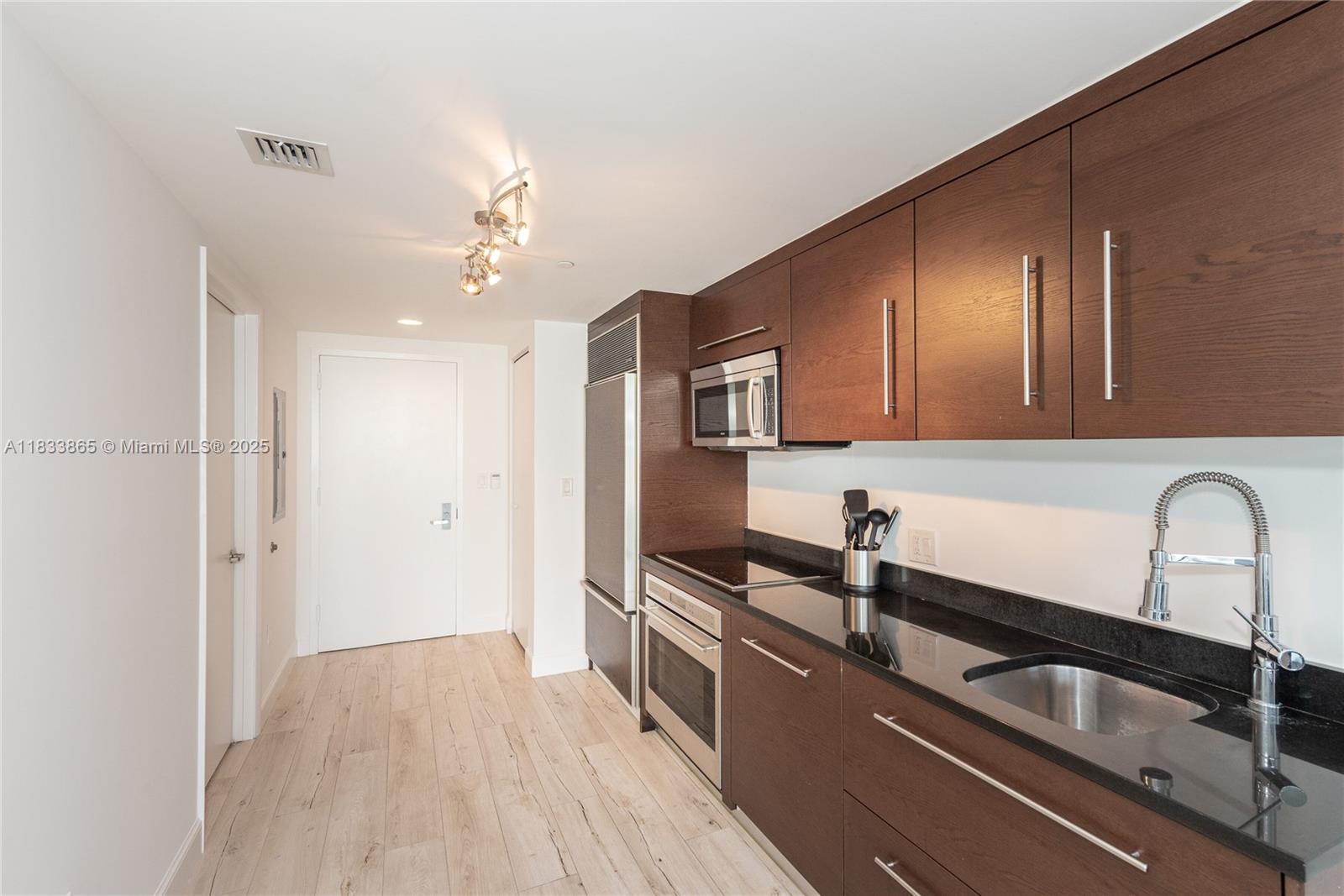 Property photo # 9