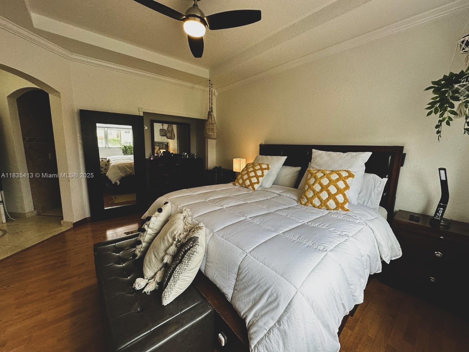 7427 NW 113th Path, Doral, Florida image 2