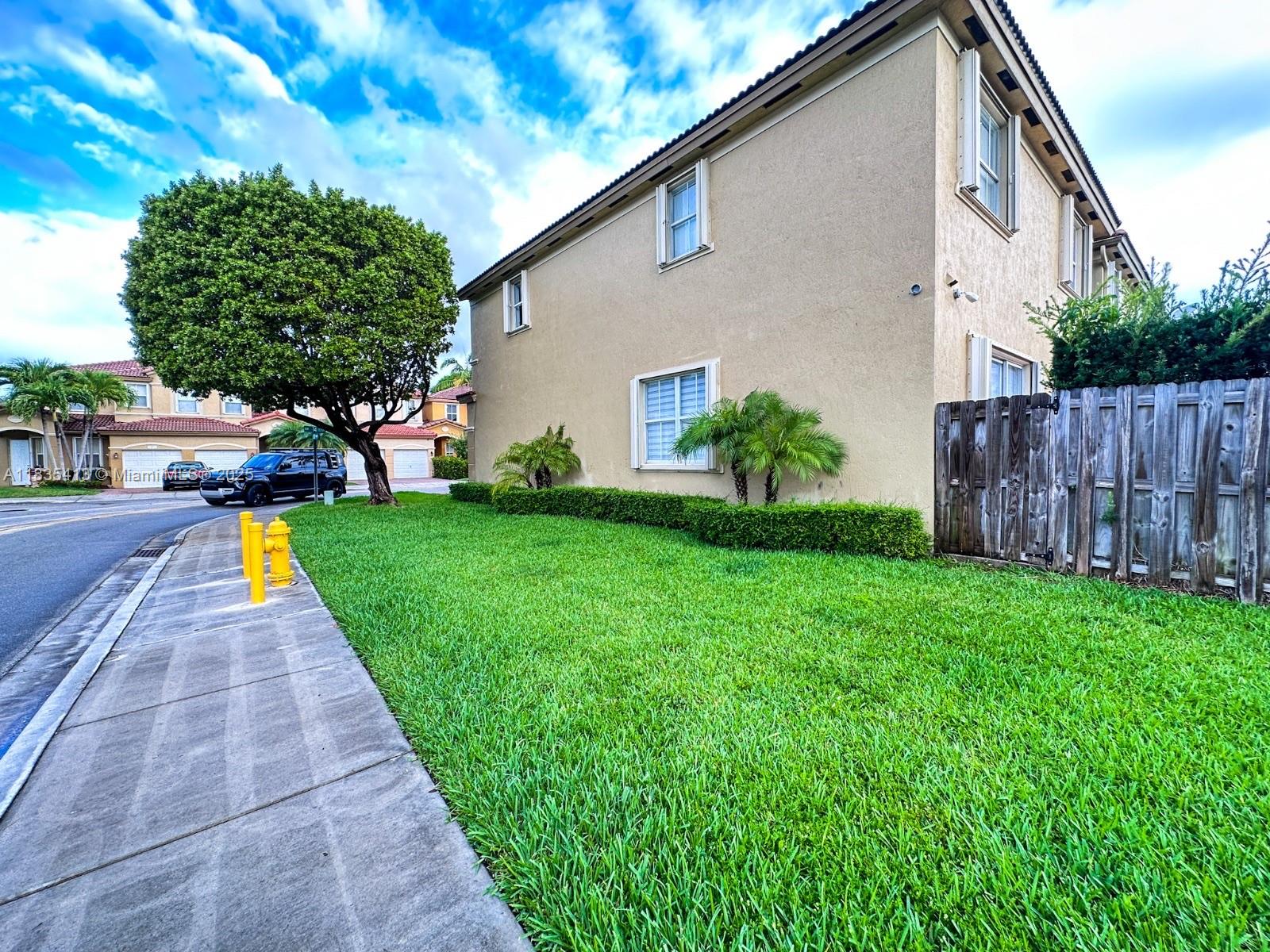 7427 NW 113th Path, Doral, Florida image 28
