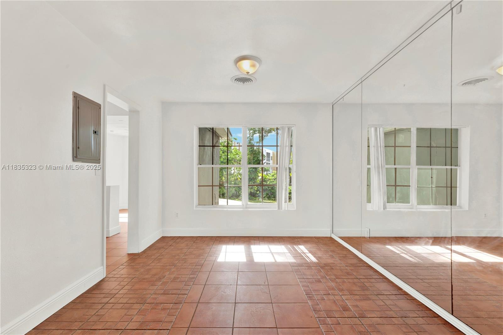 15831 Palmetto Club Dr, Miami, Florida image 16