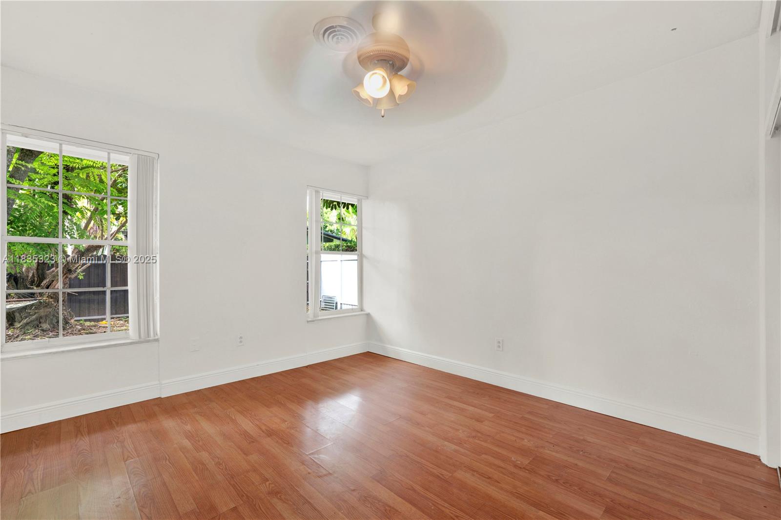15831 Palmetto Club Dr, Miami, Florida image 26
