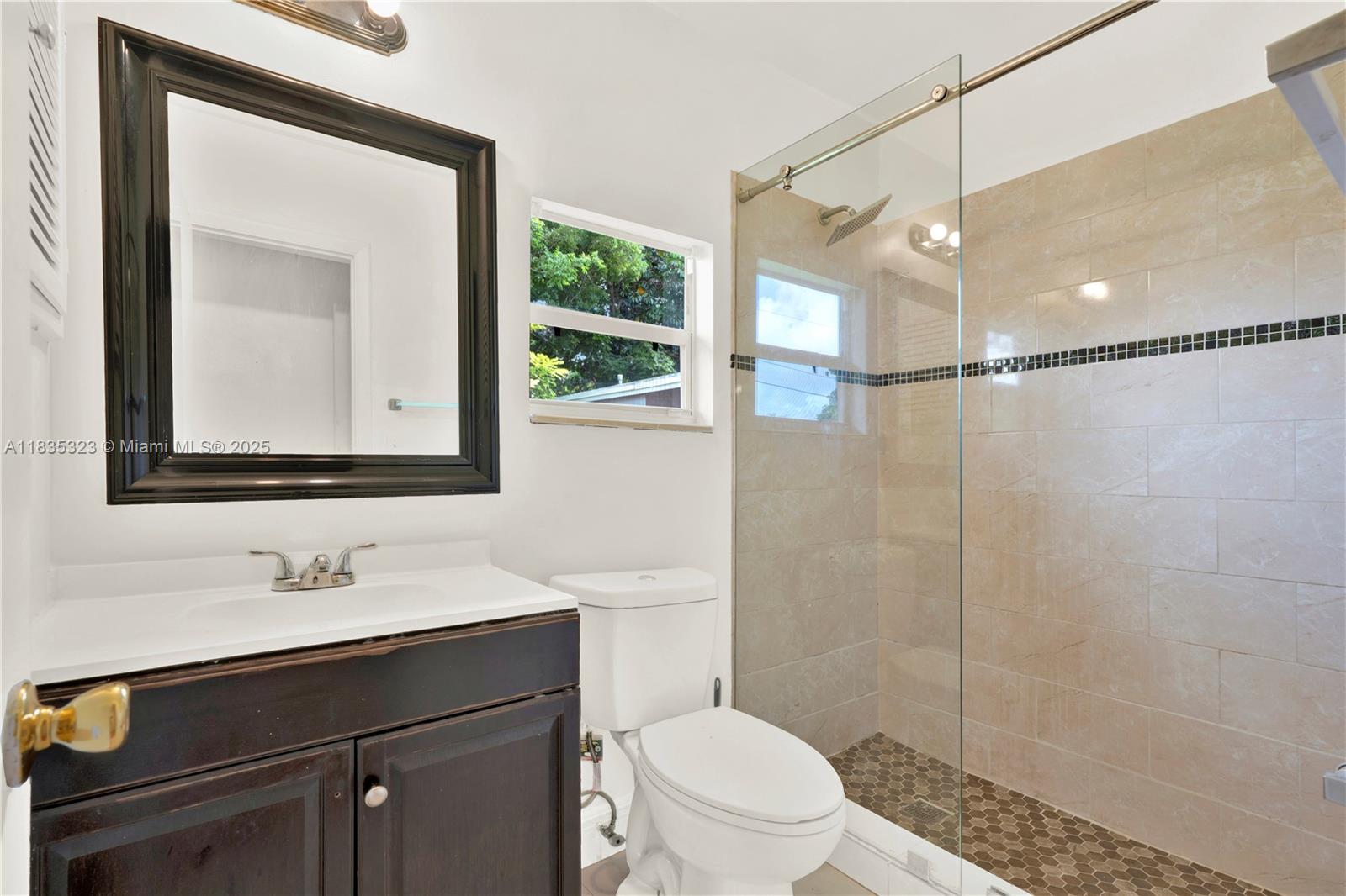 15831 Palmetto Club Dr, Miami, Florida image 30