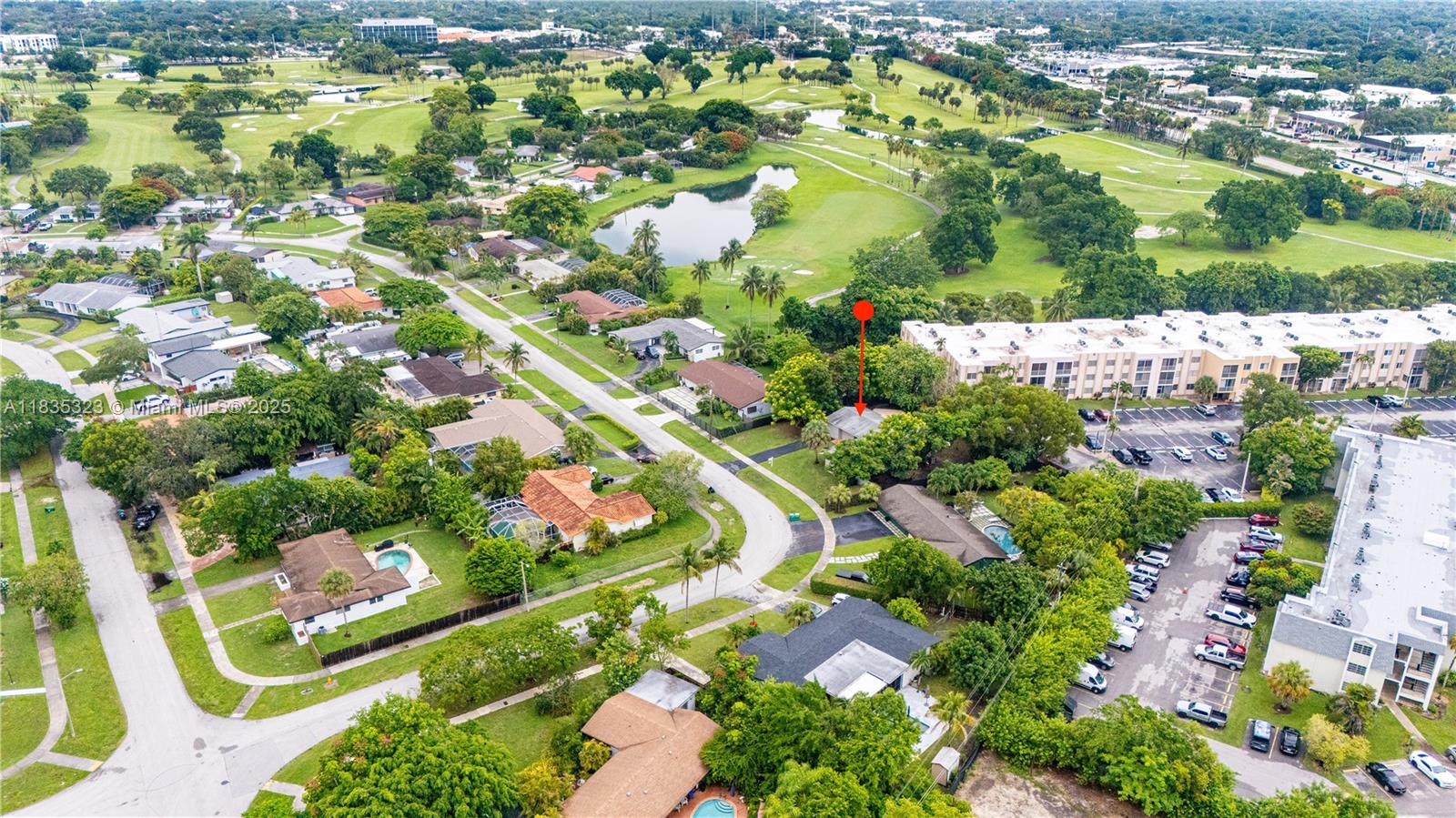 15831 Palmetto Club Dr, Miami, Florida image 46