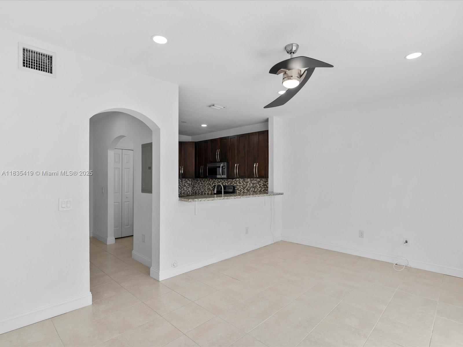 Property photo # 9
