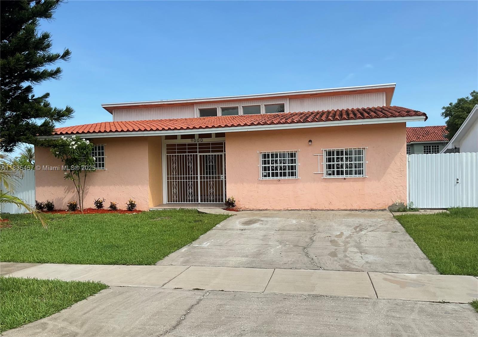 Excellent property in Cutler Bay. NO HOA!!!  NO MANDATORY FLOOD INSURANCE ZONE!!!!!  Offers 4/3 with double Master Bedrooms with private ensuite or an income producing separate room to rent out. Corner property on a cul-de-sac/dead end-ish street. Fenced with double gate with room for boat and/or trailer. Large driveway fits 4+cars. Lots of natural light with high ceilings. New appliances being delivered. Covered patio. Large closets throughout. Plenty of room for a large family.