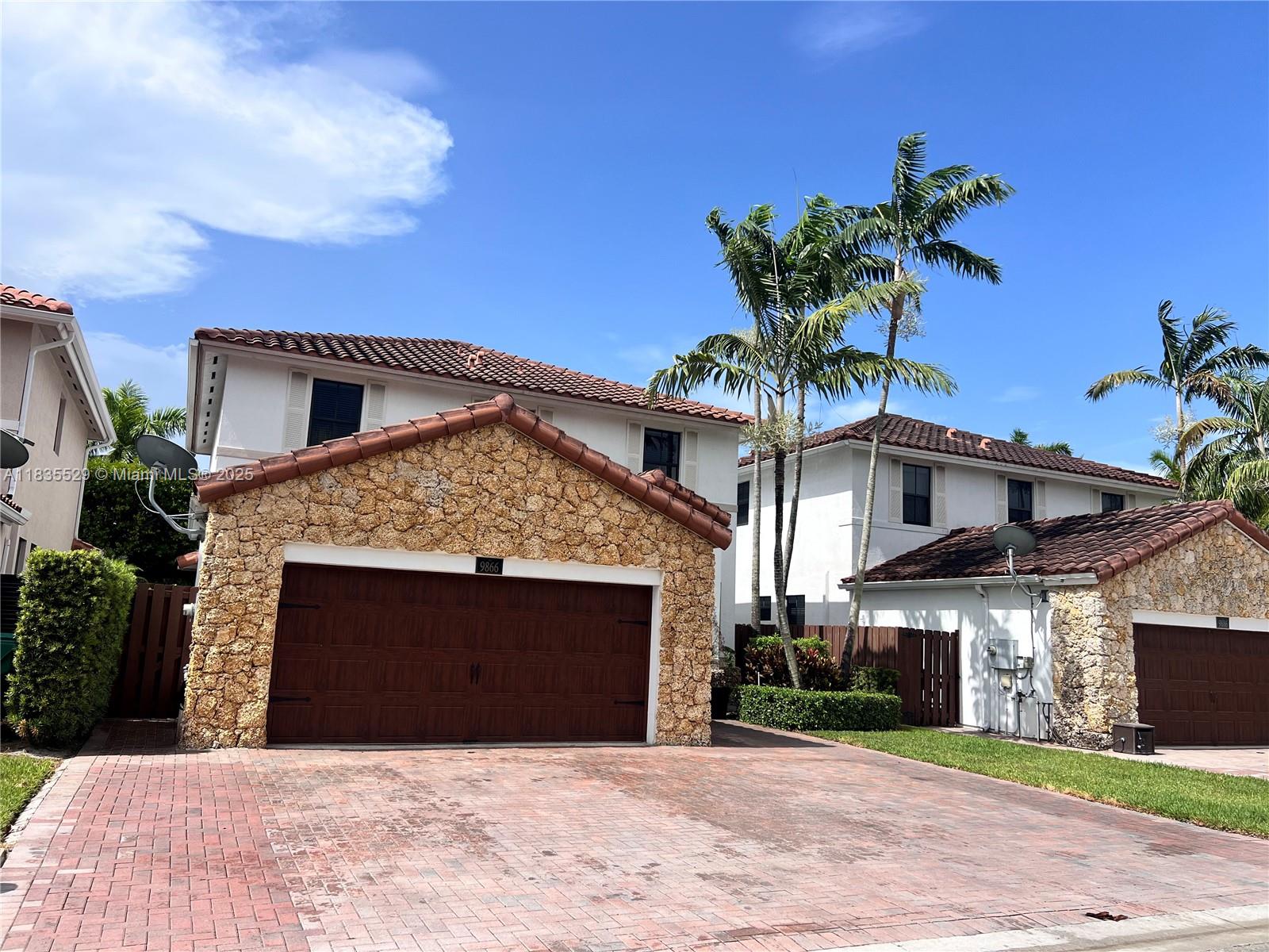 9866 NW 10th St, Miami, Florida image 1