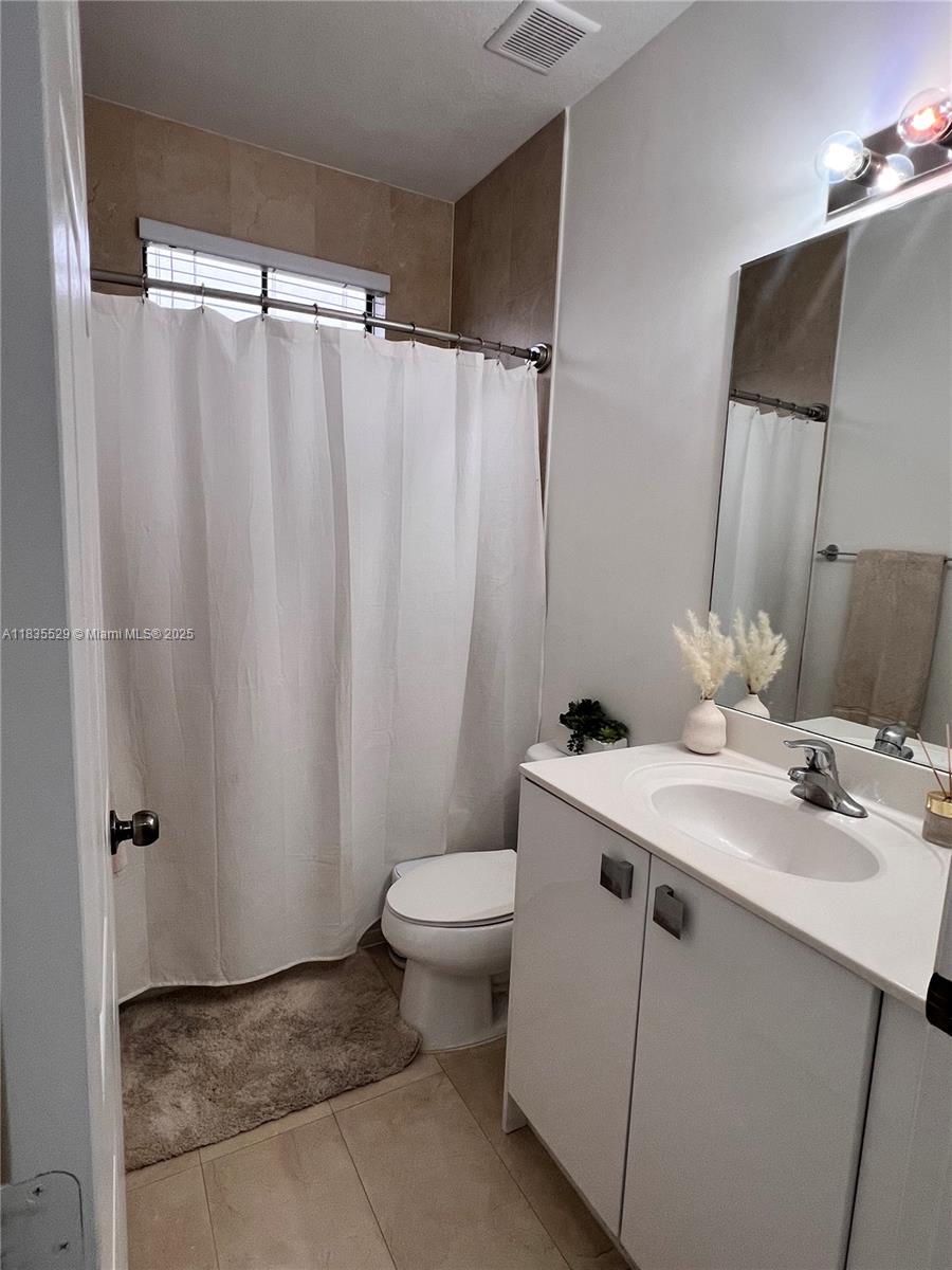 9866 NW 10th St, Miami, Florida image 20