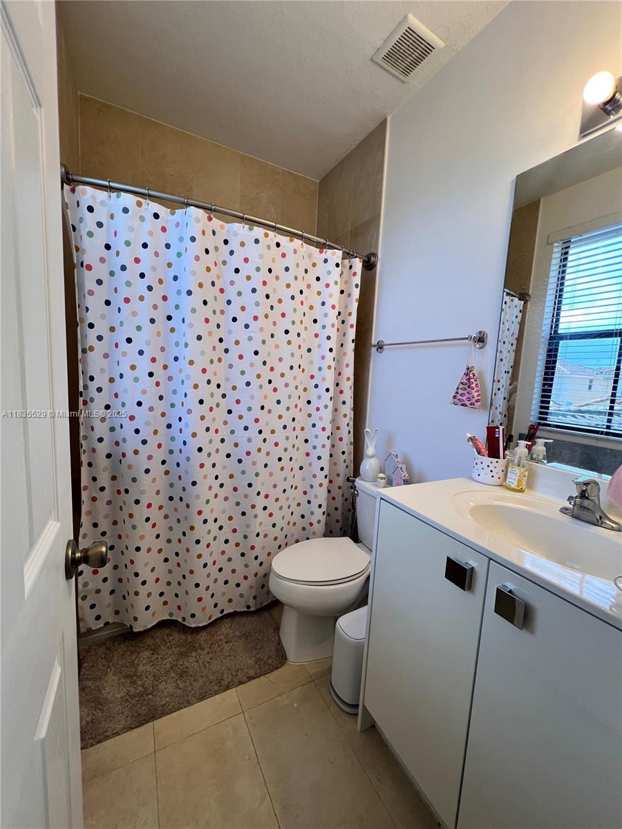9866 NW 10th St, Miami, Florida image 25