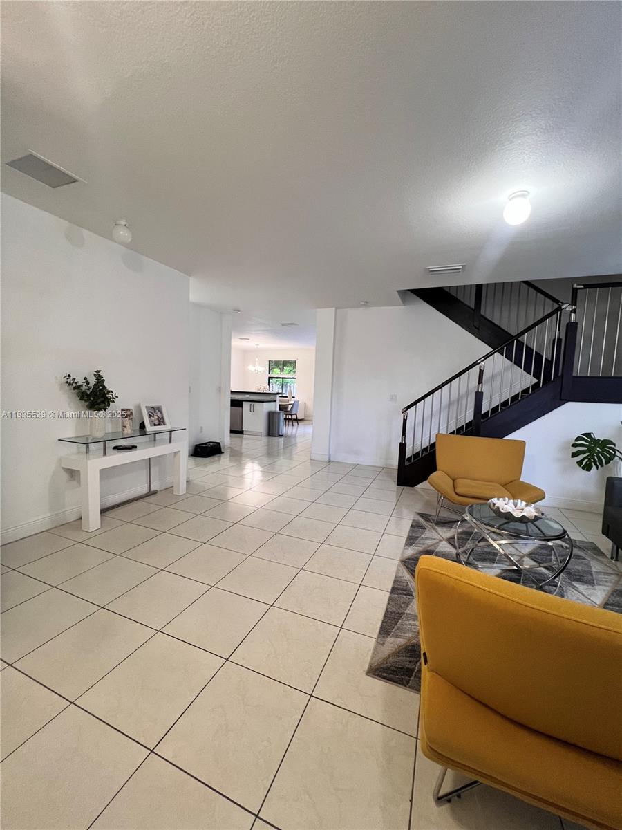 9866 NW 10th St, Miami, Florida image 4