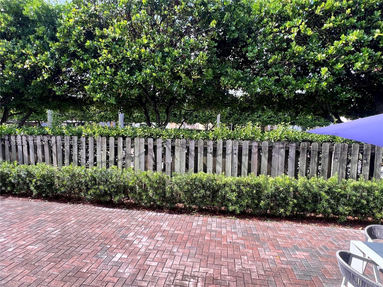 9866 NW 10th St, Miami, Florida image 45