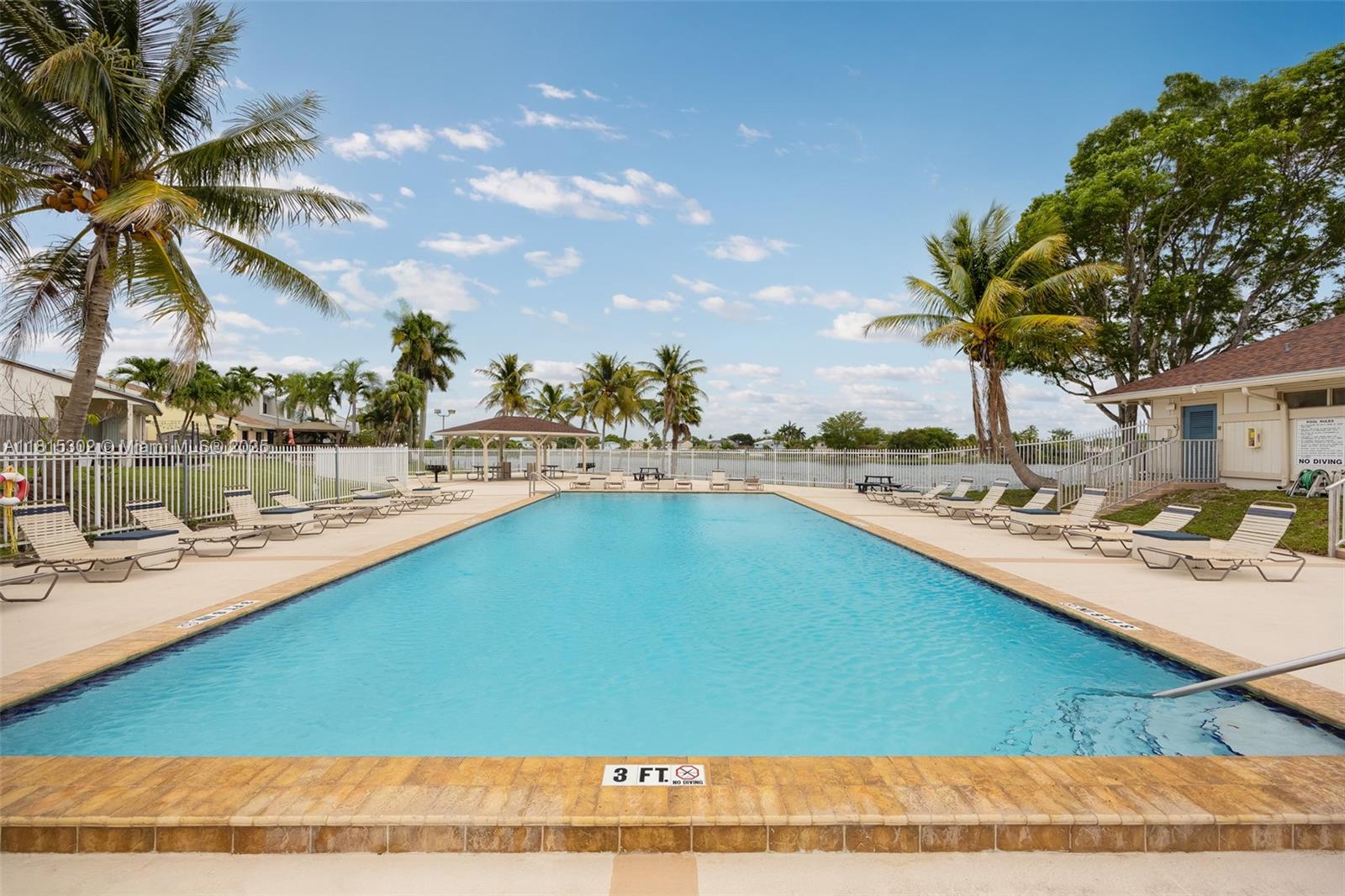 9909 SW 218th Ter, Cutler Bay, Florida image 23