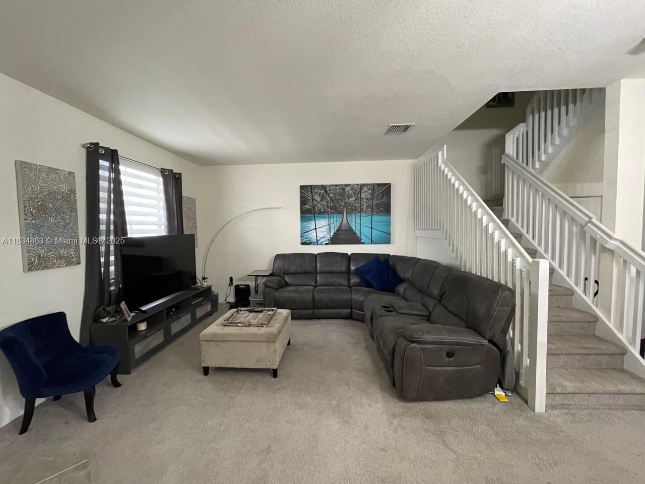 Residential, Hialeah, Florida image 2