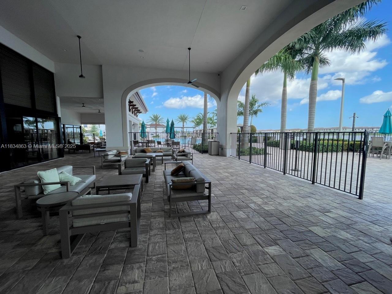Residential, Hialeah, Florida image 21