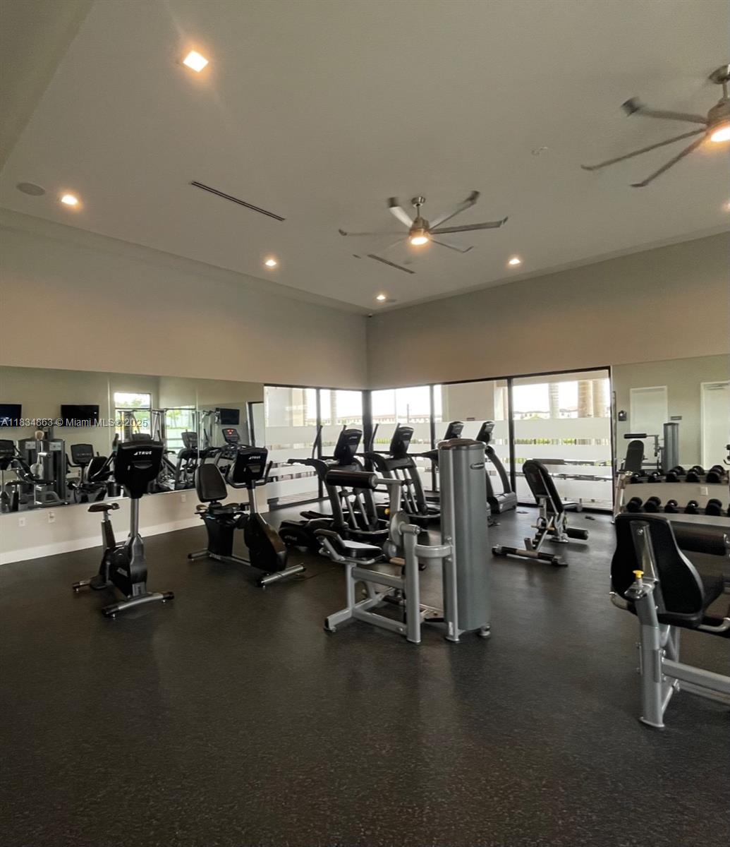 Residential, Hialeah, Florida image 22