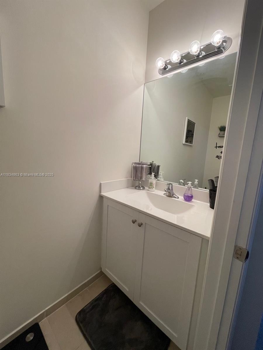 Residential, Hialeah, Florida image 6