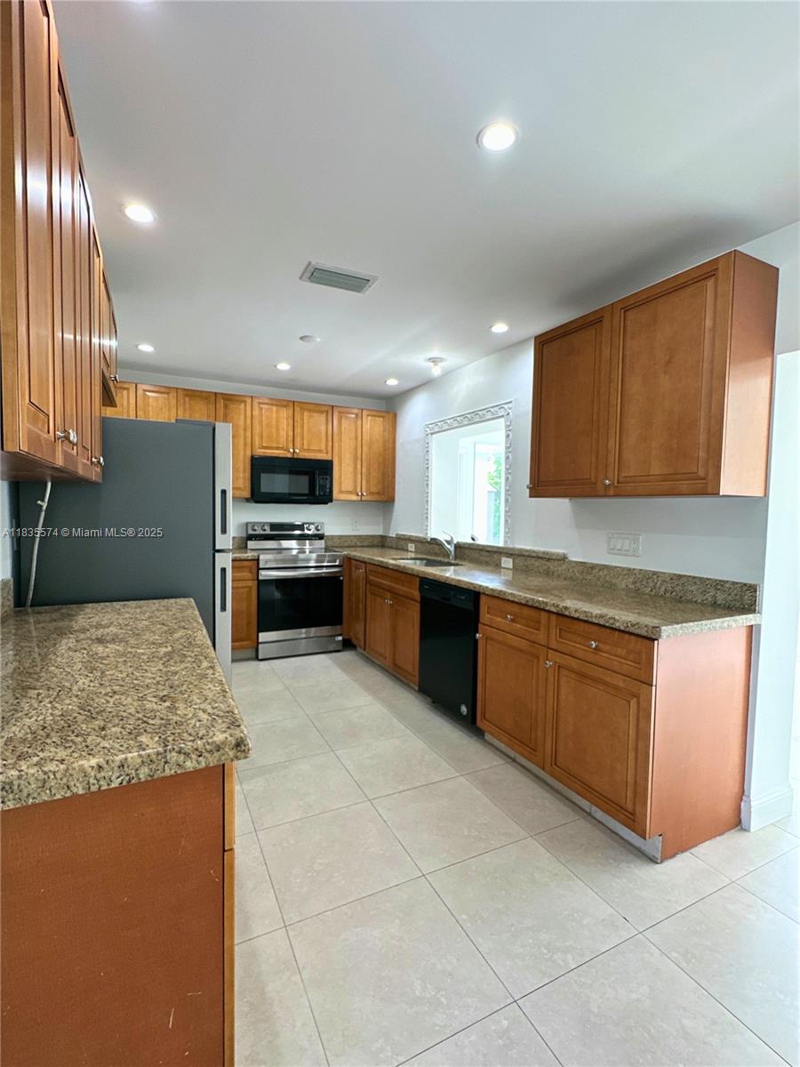 4146 NW 52nd Ave, Lauderdale Lakes, Florida image 15