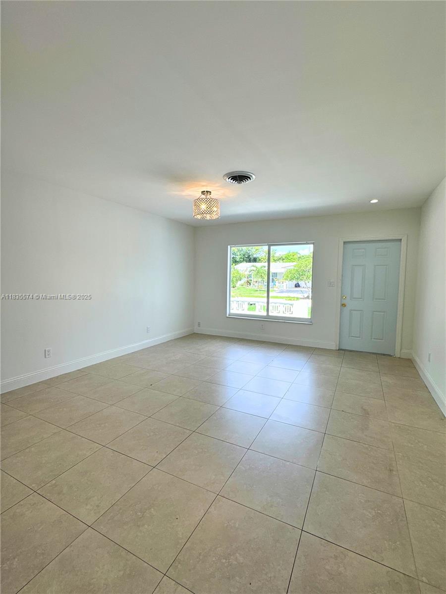 4146 NW 52nd Ave, Lauderdale Lakes, Florida image 4