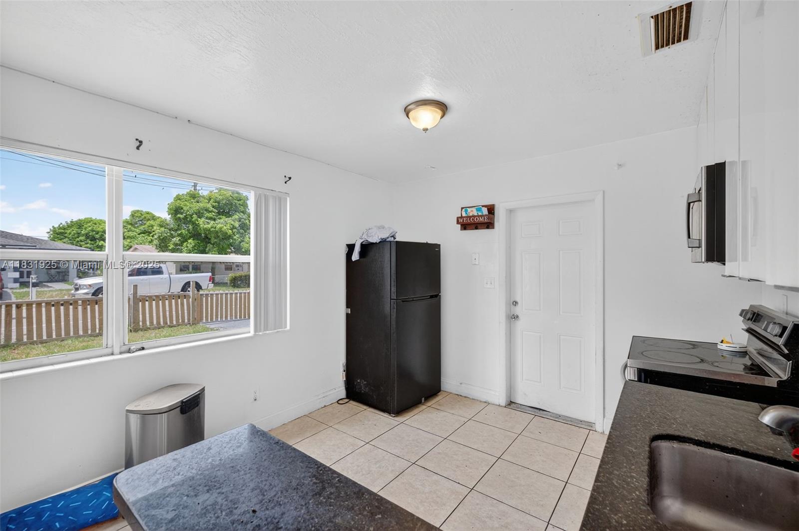 2779 NW 9th Pl, Fort Lauderdale, Florida image 11