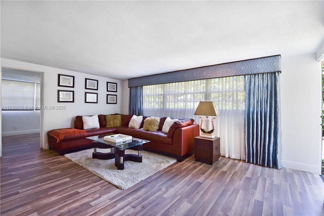 7051 SW 29th St, Miramar, Florida image 4