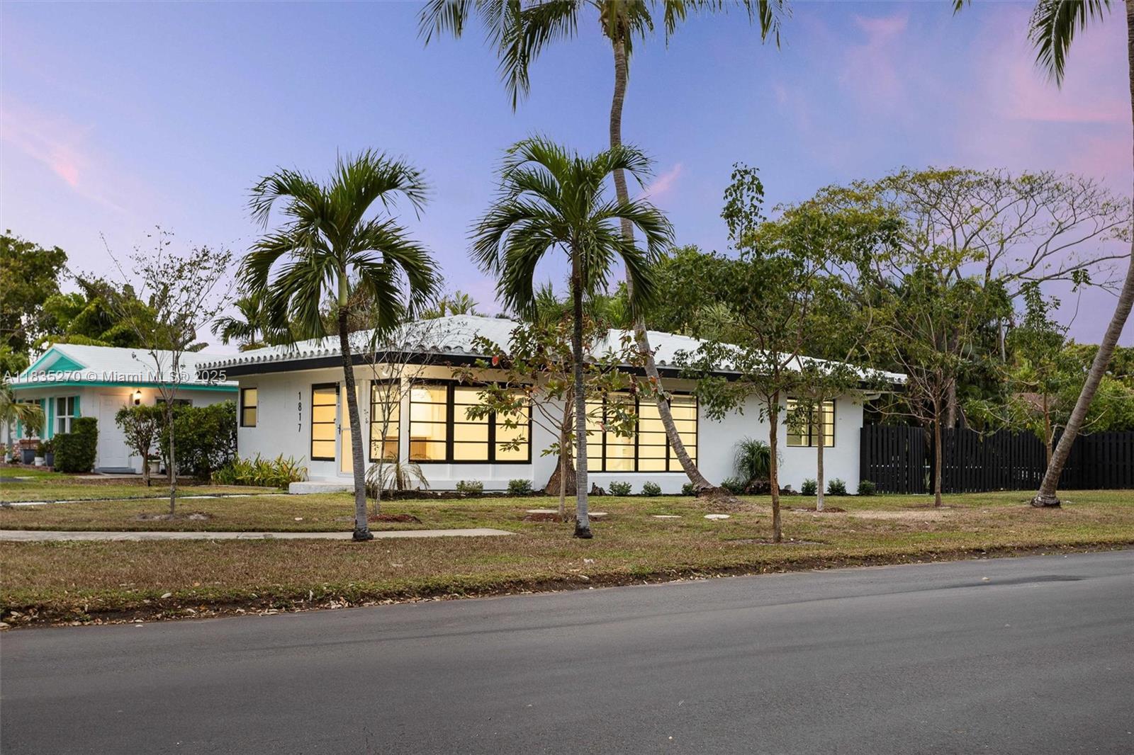1817 NE 2nd St, Pompano Beach, Florida image 2
