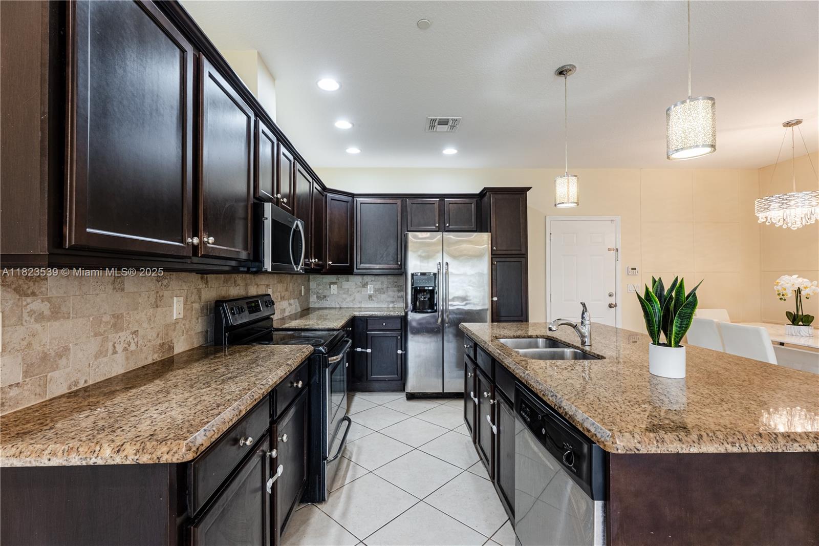 4375 Cascada Cir, Cooper City, Florida image 5