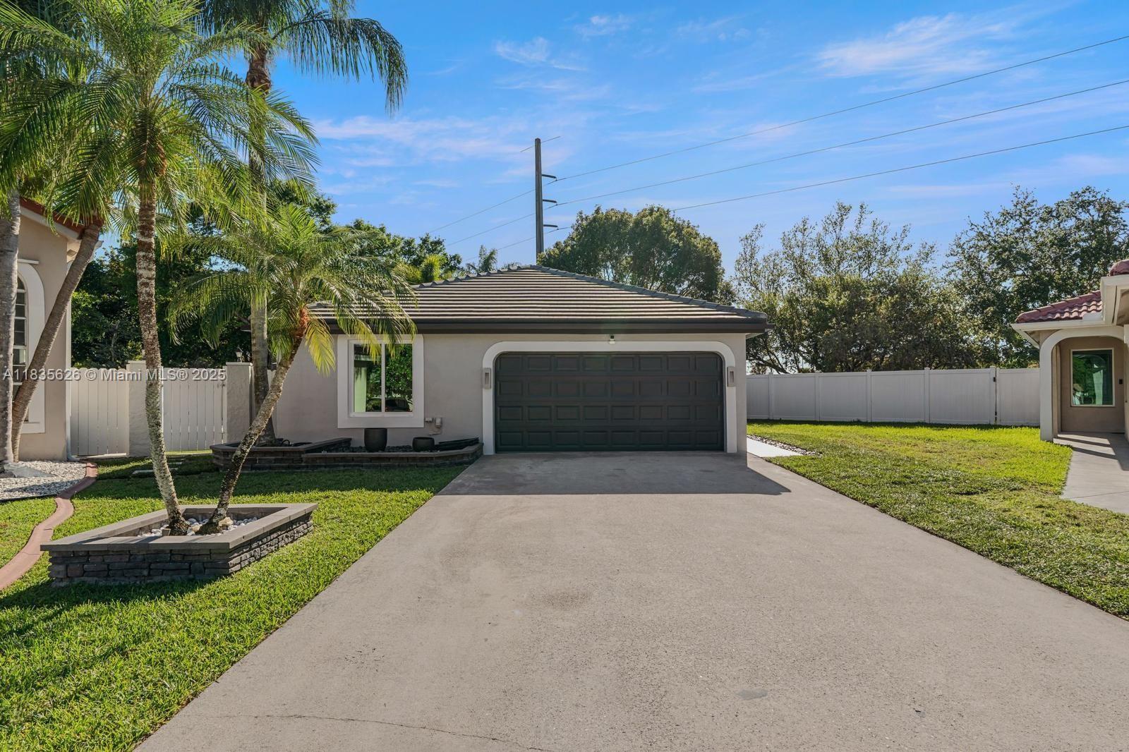 18396 NW 6th St, Pembroke Pines, Florida image 3