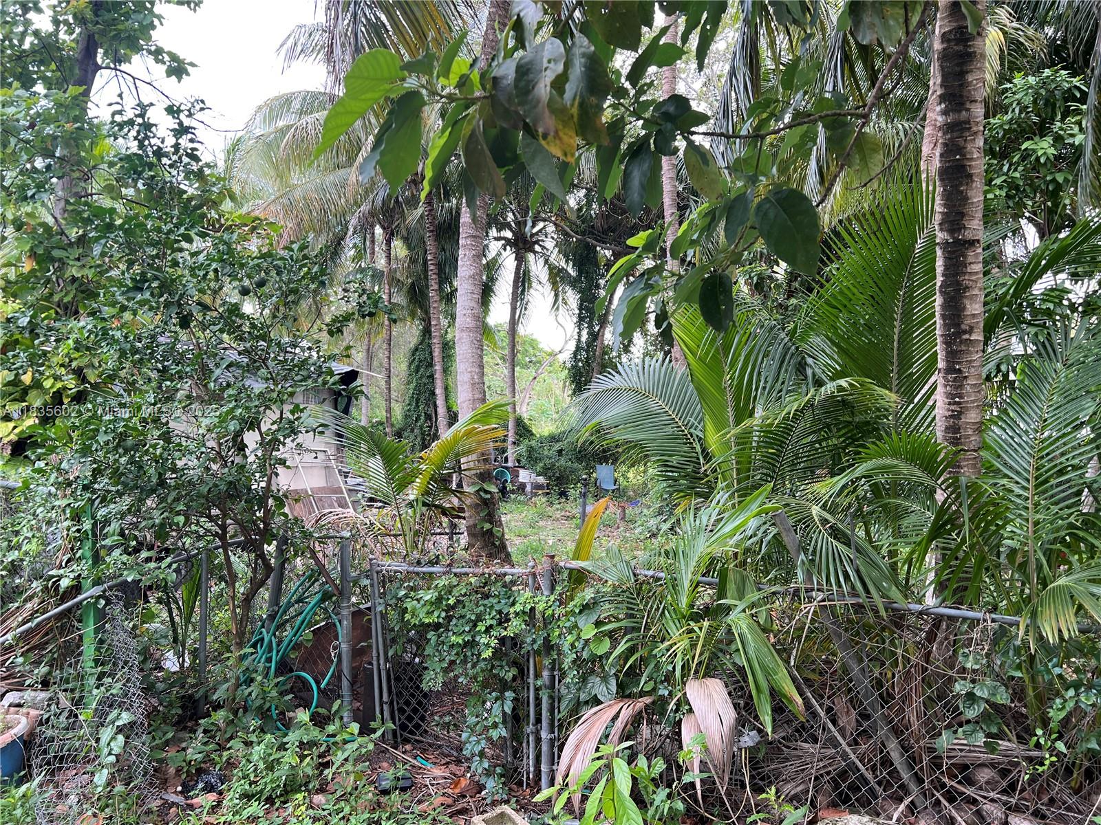 1455 NW 112th St, Miami, Florida image 2