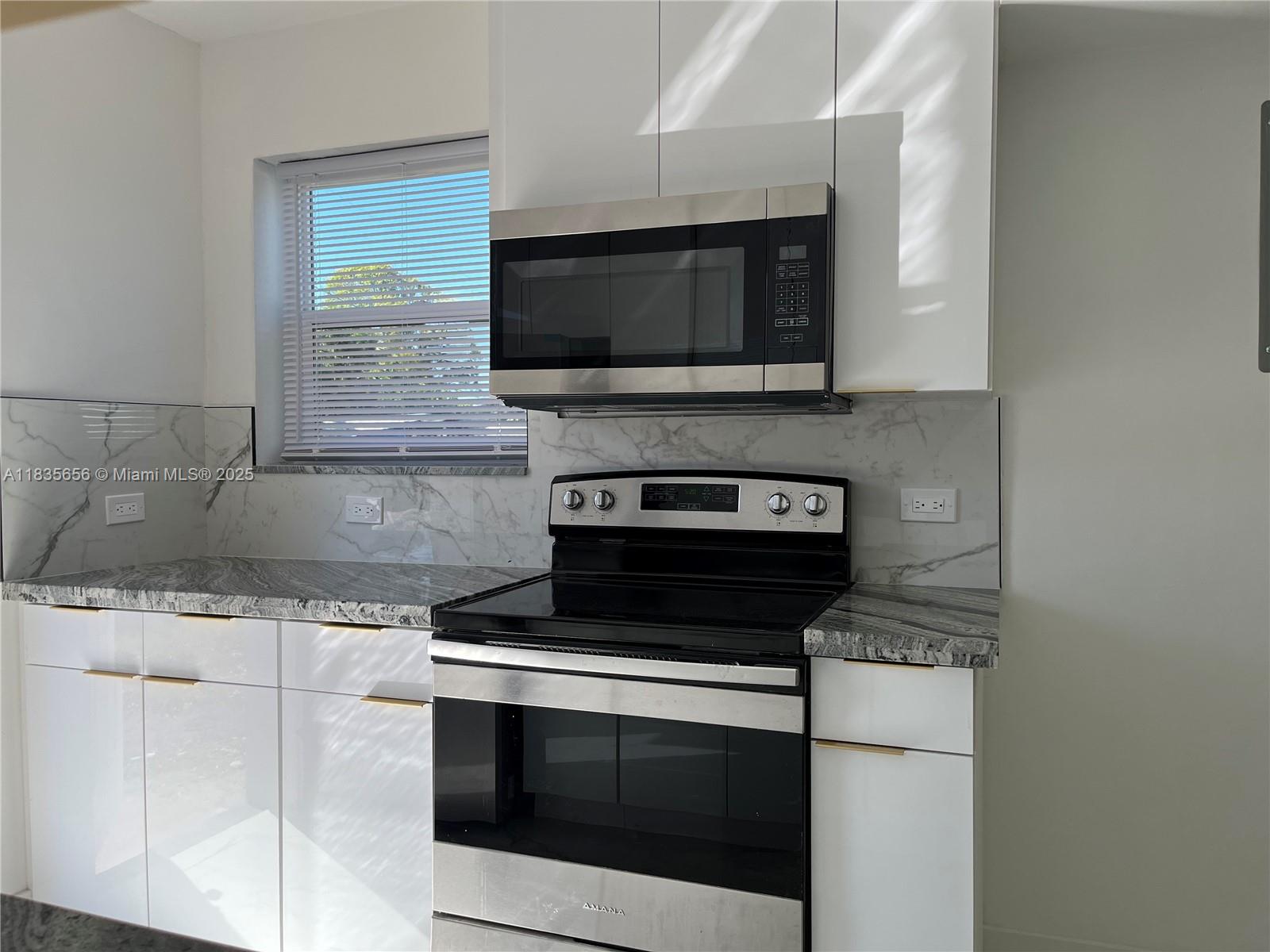 5301 NE 17th Ave, Pompano Beach, Florida image 9