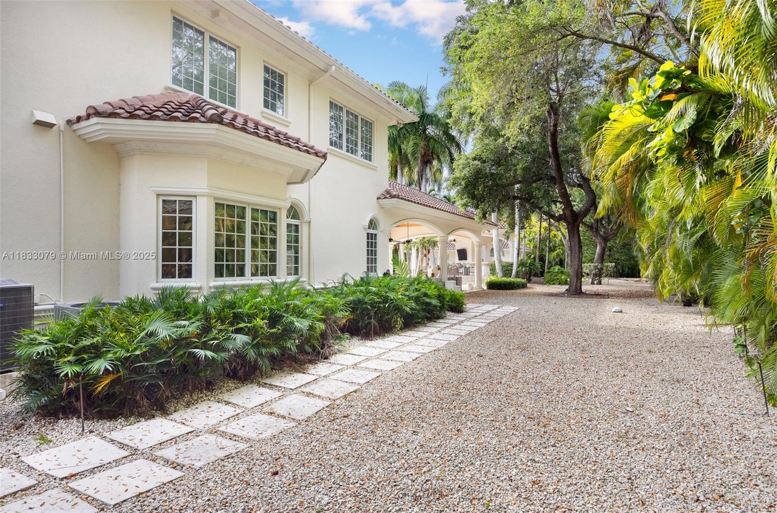 7245 SW 104th St, Pinecrest, Florida image 8