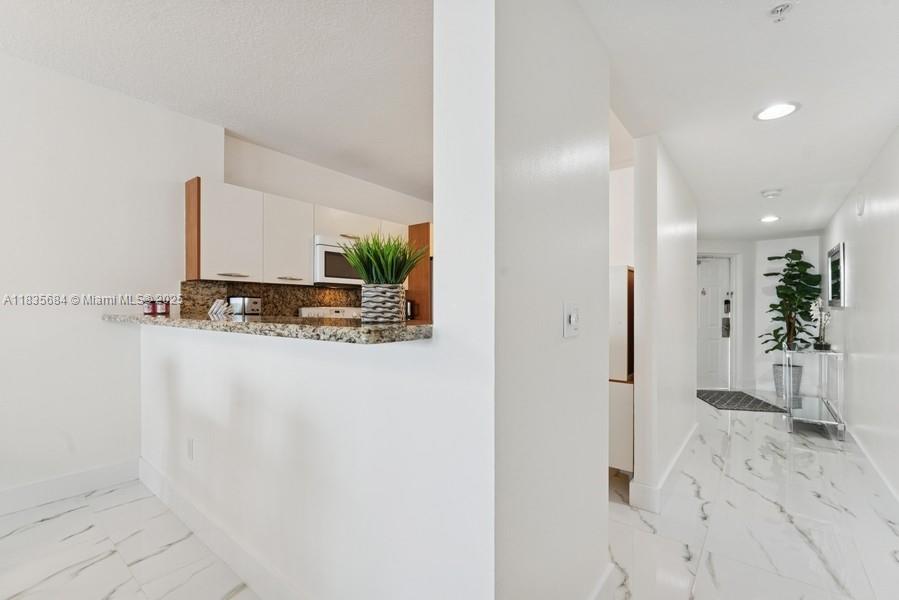 18100 N Bay Rd #1108, Sunny Isles Beach, Florida image 8